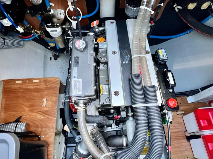 Eden Yacht Photos Pics 