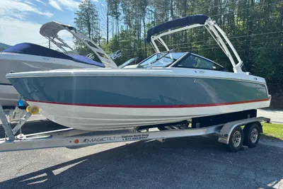 Cobalt CS23 Surf