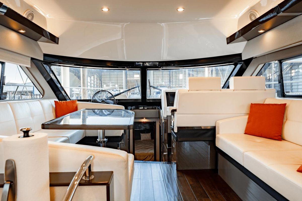 2017 Carver 52 
