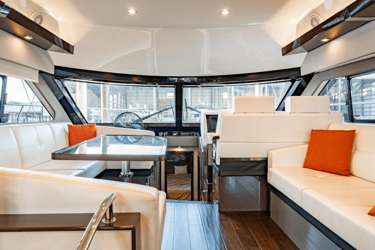 2017 Carver 52 