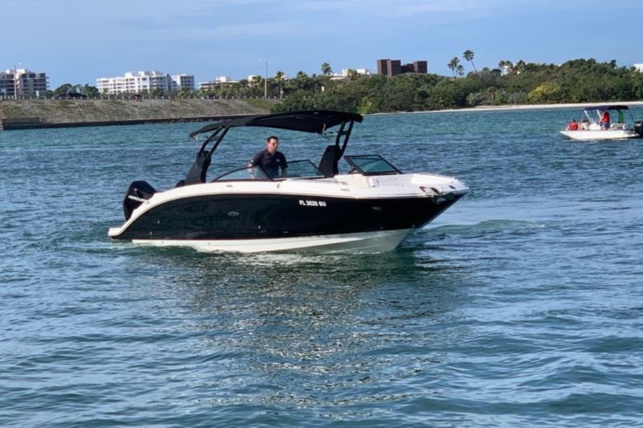 2021 Sea Ray SDX 290 Outboard