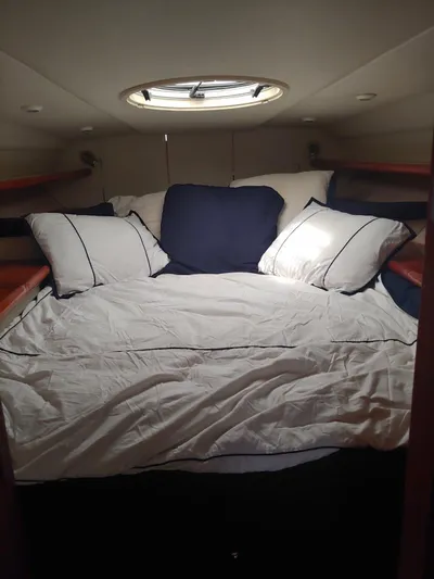 Yacht Photos Pics Cozy cabin interior of 2000 Sunseeker Superhawk 48 Mk II yacht.