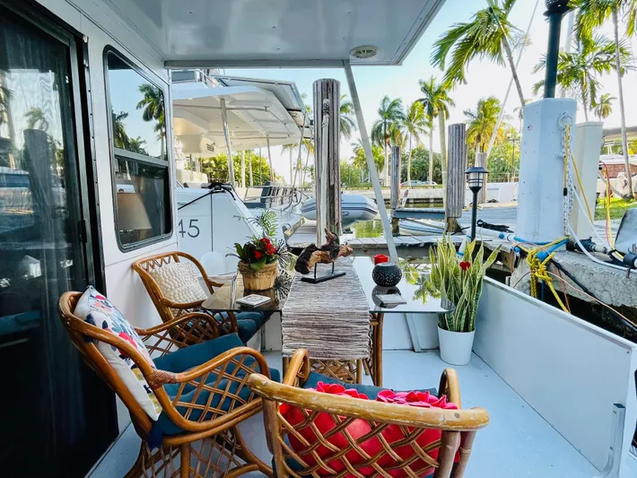 Amore Yacht Photos Pics 