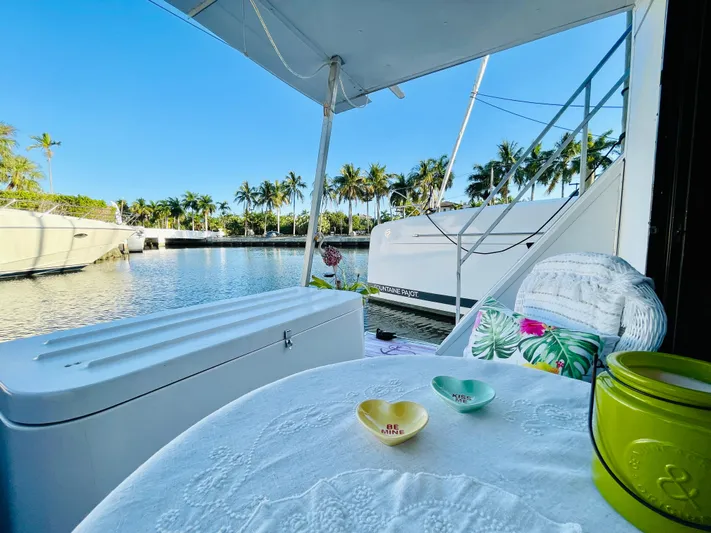 Amore Yacht Photos Pics 