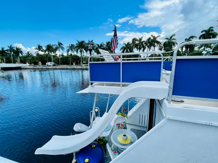 Amore Yacht Photos Pics 