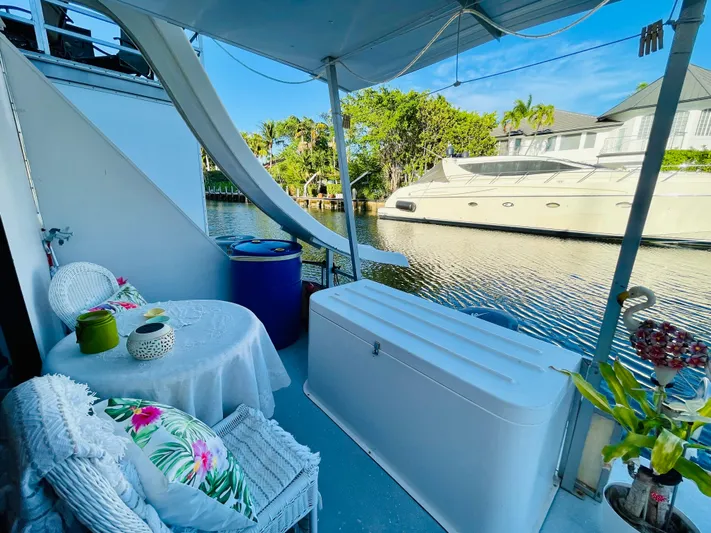 Amore Yacht Photos Pics 