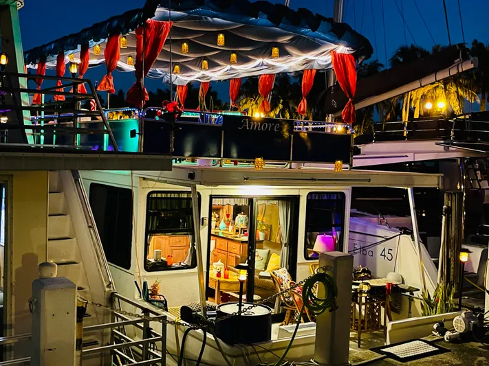 Amore Yacht Photos Pics 