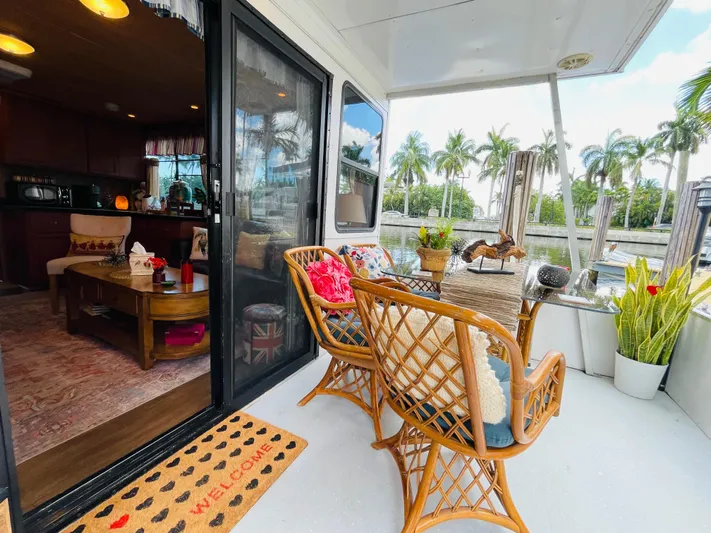 Amore Yacht Photos Pics 