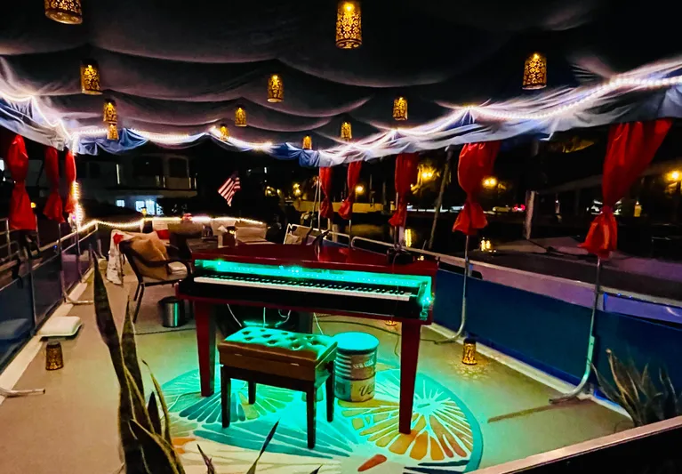 Amore Yacht Photos Pics 