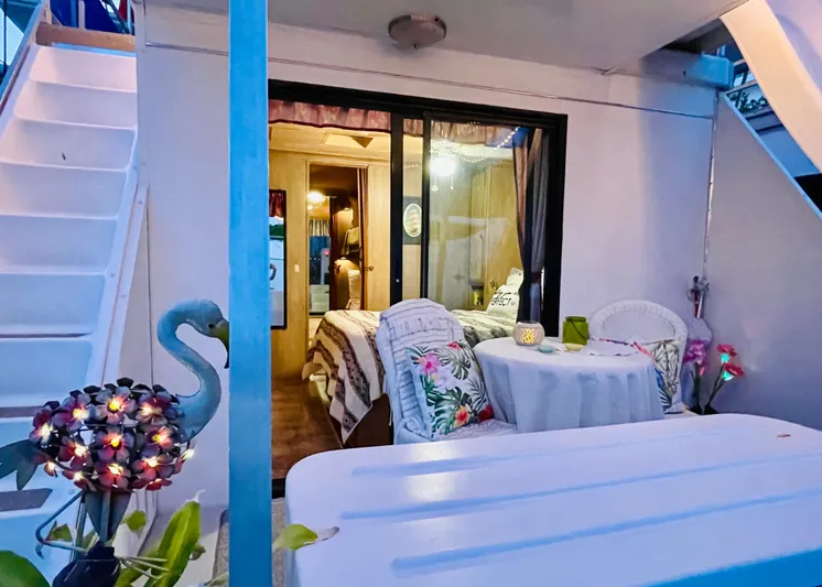 Amore Yacht Photos Pics 