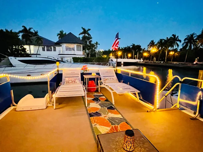 Amore Yacht Photos Pics 