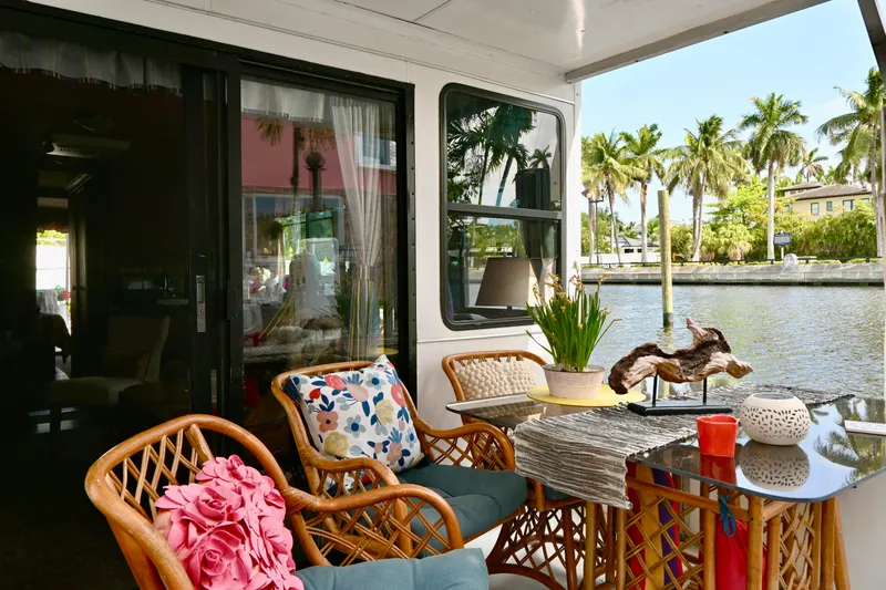 Amore Yacht Photos Pics 