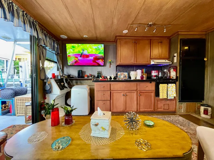 Amore Yacht Photos Pics 