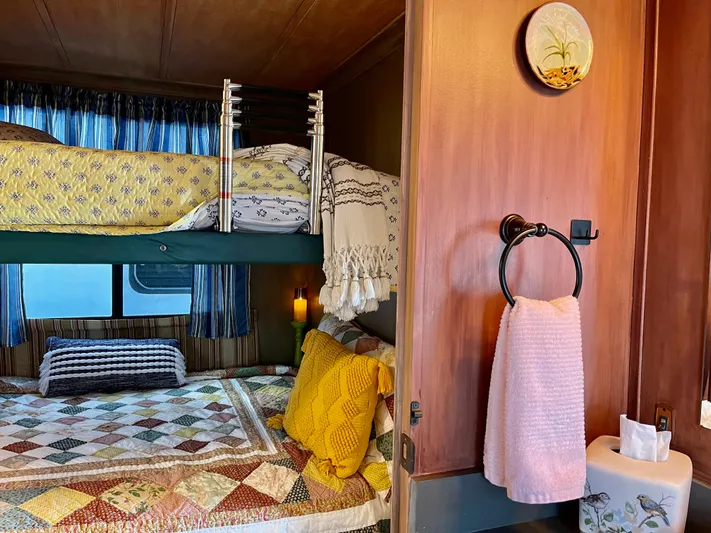 Amore Yacht Photos Pics 