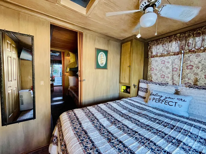 Amore Yacht Photos Pics 