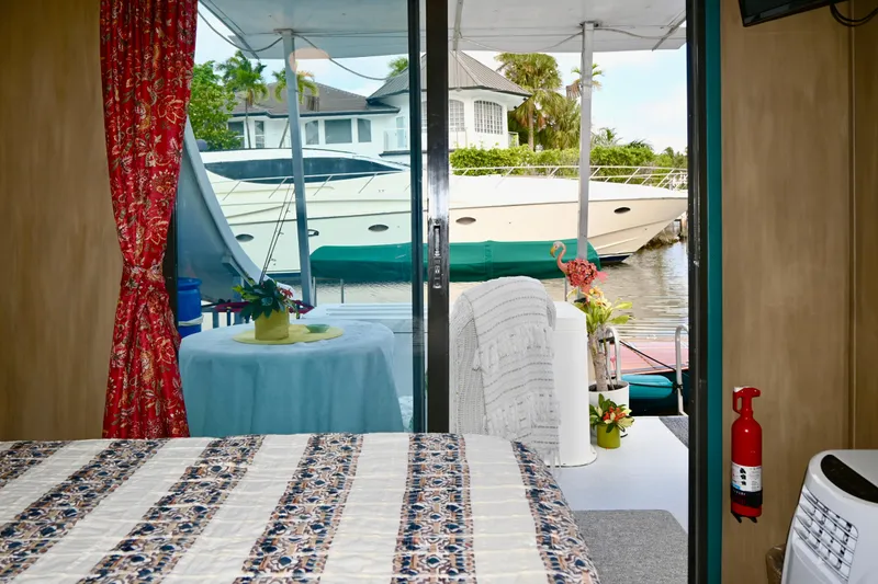 Amore Yacht Photos Pics 