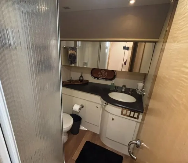 Aqua Alta Yacht Photos Pics Guest Head