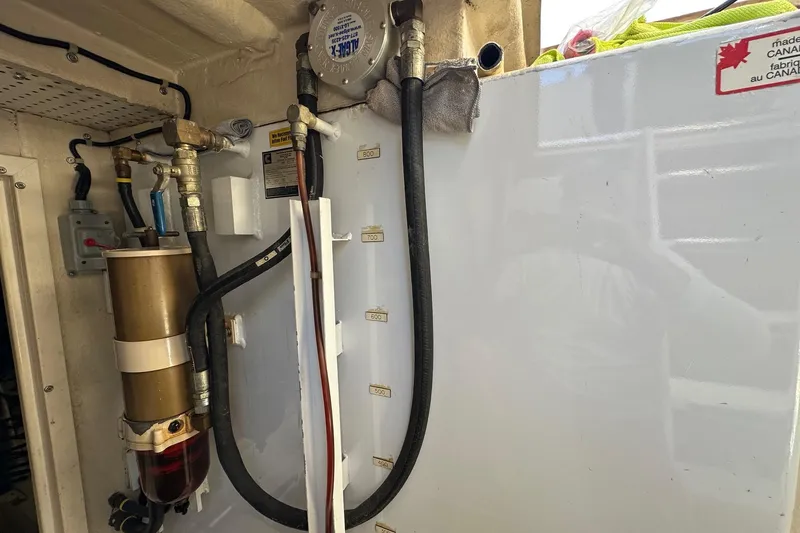 Aqua Alta Yacht Photos Pics Starboard Fuel Tank