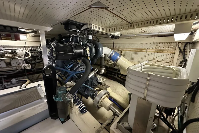 Aqua Alta Yacht Photos Pics Starboard Engine