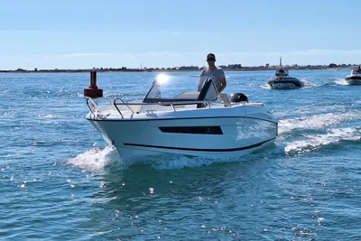 2023 Parker 690 Sport