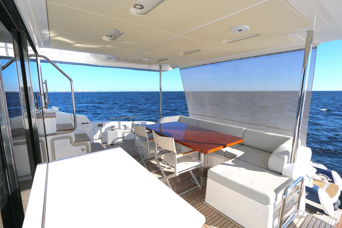 2019 Azimut 72 