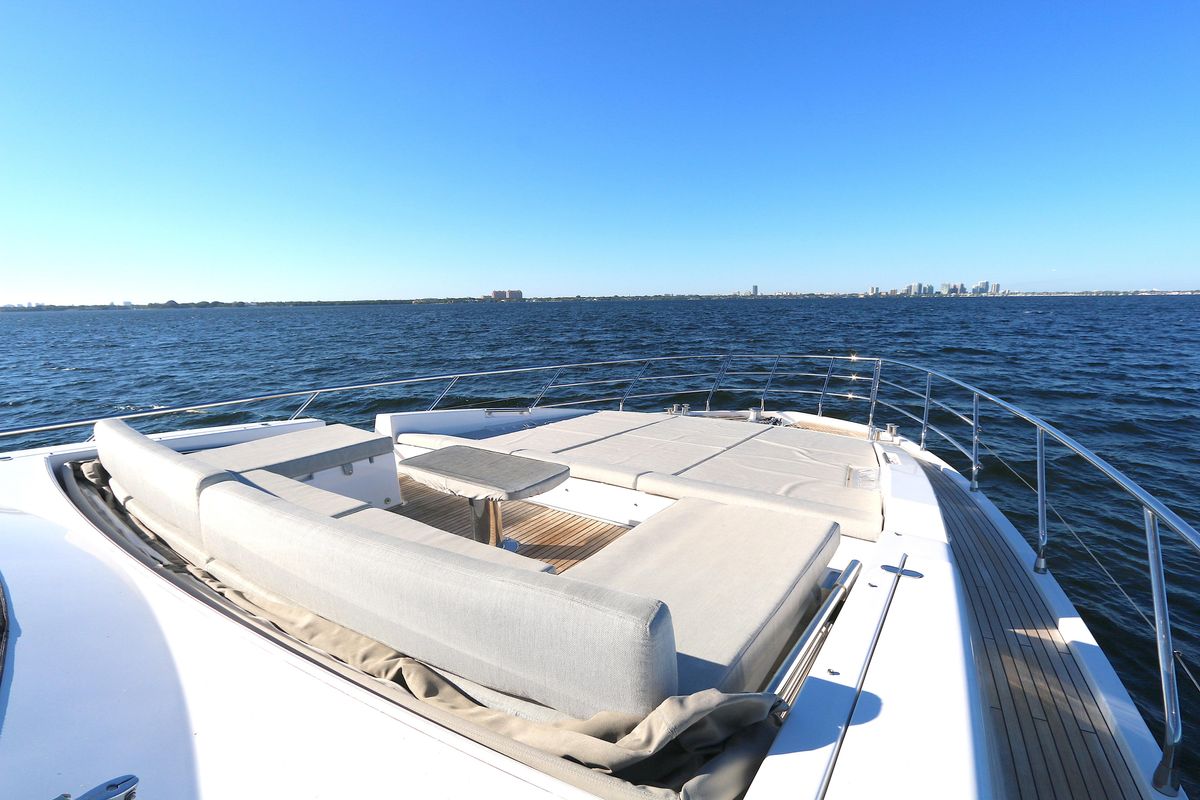 2019 Azimut 72 