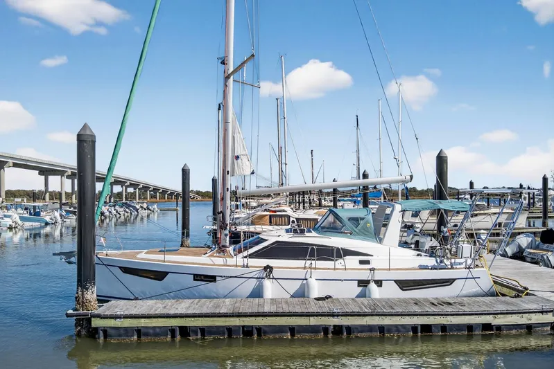 Off The Grid Yacht Photos Pics Southerly 420 docked