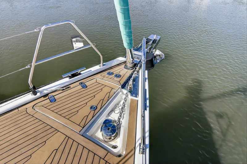 Off The Grid Yacht Photos Pics Southerly 420 foredeck and anchor windlass
