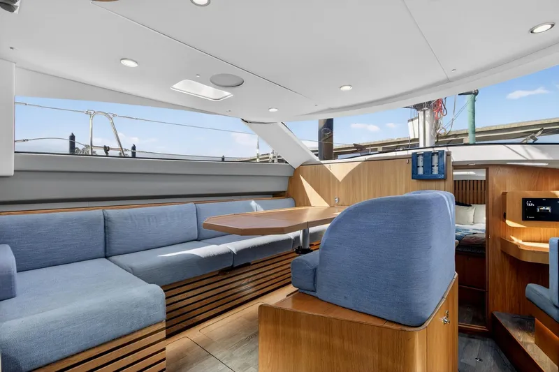 Off The Grid Yacht Photos Pics Southerly 420 raised salon seating area