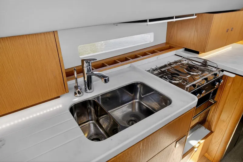 Off The Grid Yacht Photos Pics Southerly 420 galley sink and stove