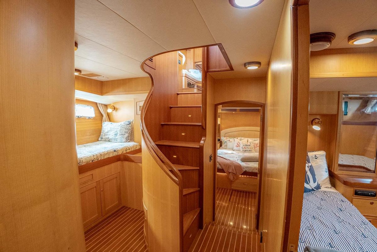 2006 Marlow 72 