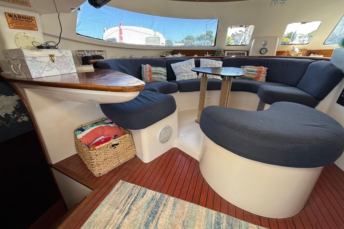 2005 Fountaine Pajot 46 