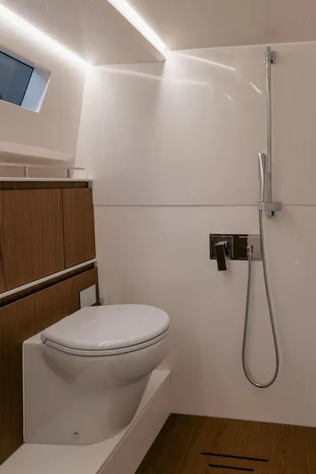 Evo R4 Wa Yacht Photos Pics 2024 Evo Yachts R4 WA bathroom with modern fixtures and sleek design.