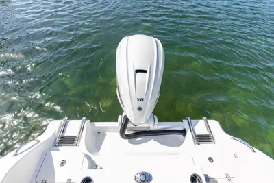 Sportsman Heritage 261 Center Console