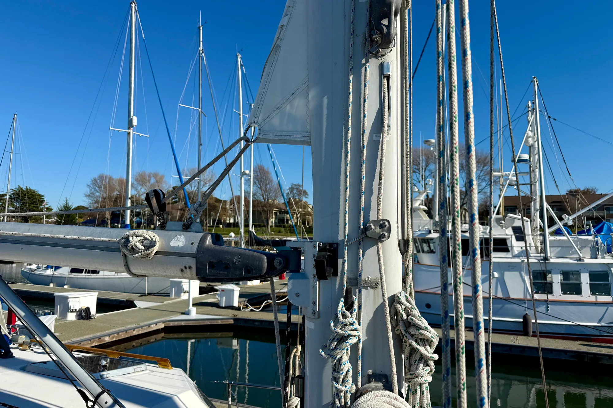 In-mast furling mainsail and rigging on TALLY HO