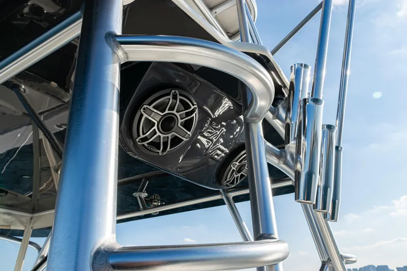  Yacht Photos Pics 2020 SeaVee 390Z boat speaker and metal framework under clear sky.