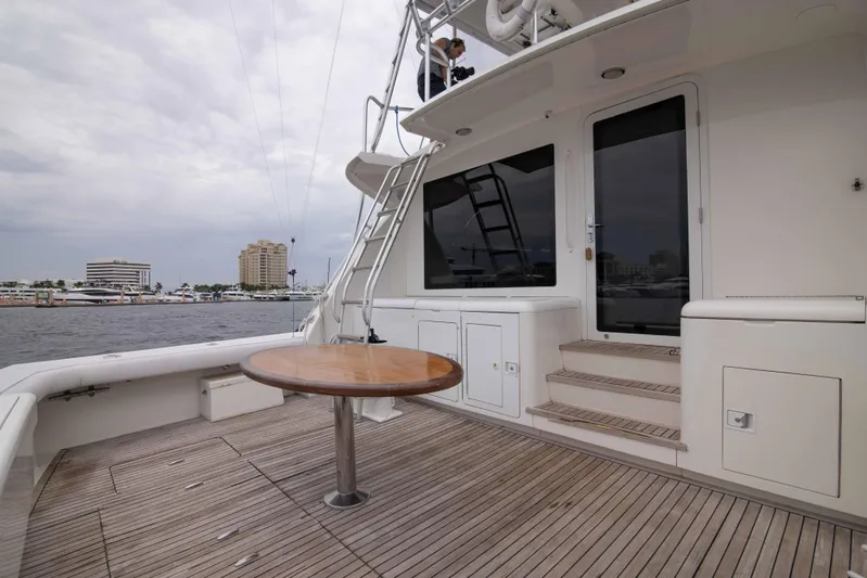 60' Bertram 2004 Yacht Photos Pics Bertram 60 - Cockpit