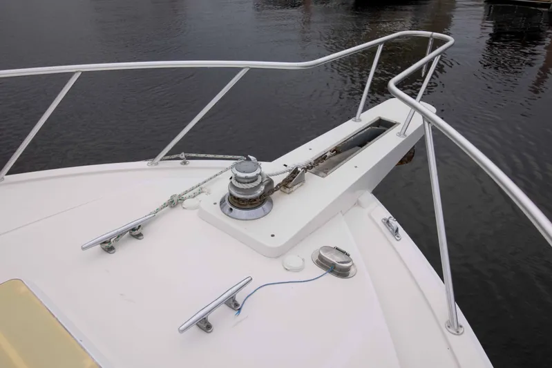 60' Bertram 2004 Yacht Photos Pics Bertram 60 - Bow