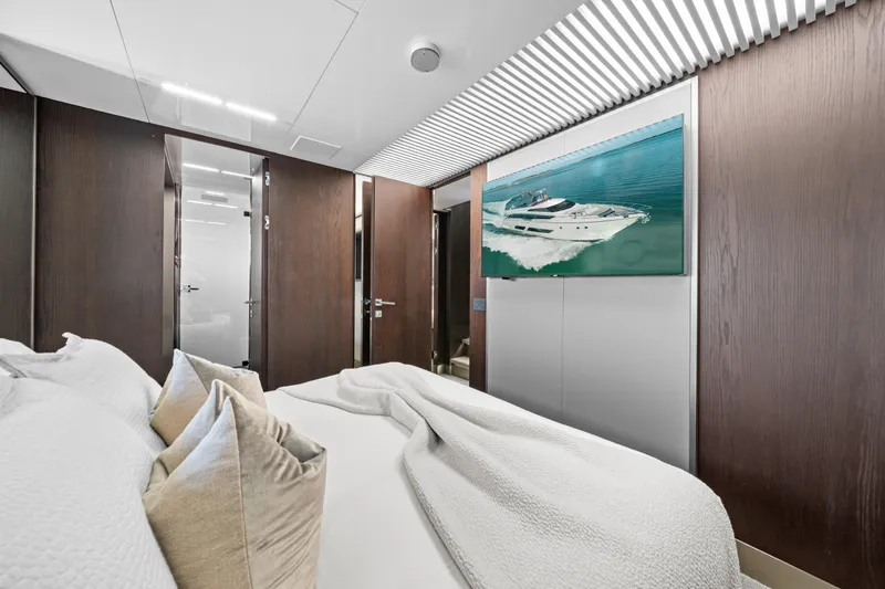 Vix Yacht Photos Pics Luxurious bedroom interior on 2018 Ferretti Yachts 850, featuring modern design and elegant decor.