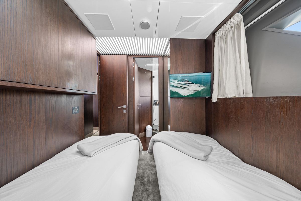 2018 Ferretti Yachts 85 