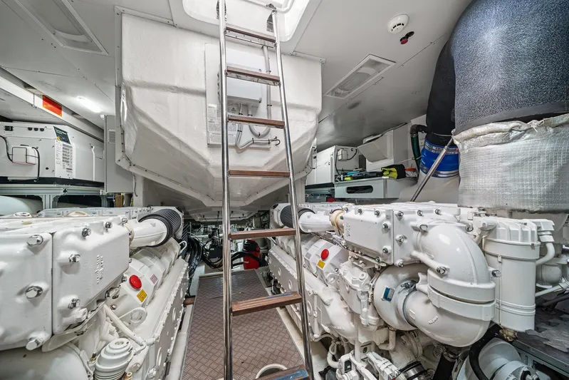 Vix Yacht Photos Pics Engine room of 2018 Ferretti Yachts 850, featuring dual engines and ladder access.