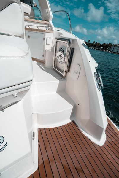 2008 Monterey 400 Sport Yacht