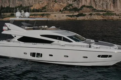2012 Sunseeker 80 Yacht