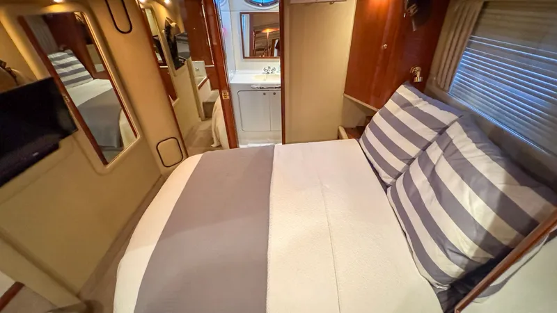 Tiny Dancer Yacht Photos Pics Aft Primary Stateroom