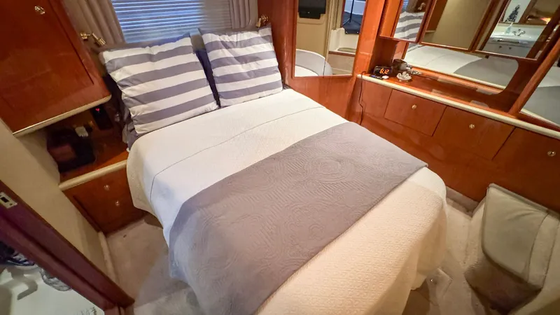 Tiny Dancer Yacht Photos Pics Aft Primary Stateroom