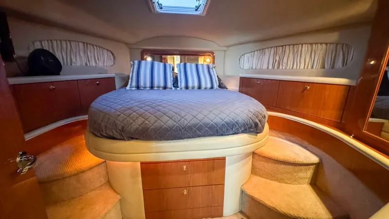 Tiny Dancer Yacht Photos Pics Forward VIP Stateroom