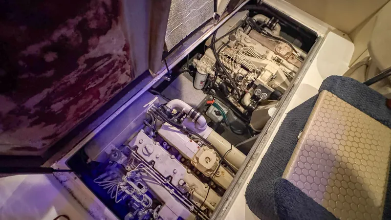 Tiny Dancer Yacht Photos Pics Engine Room