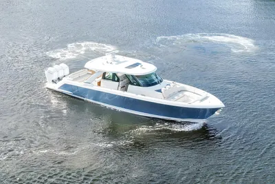 Tiara Yachts 48 LS