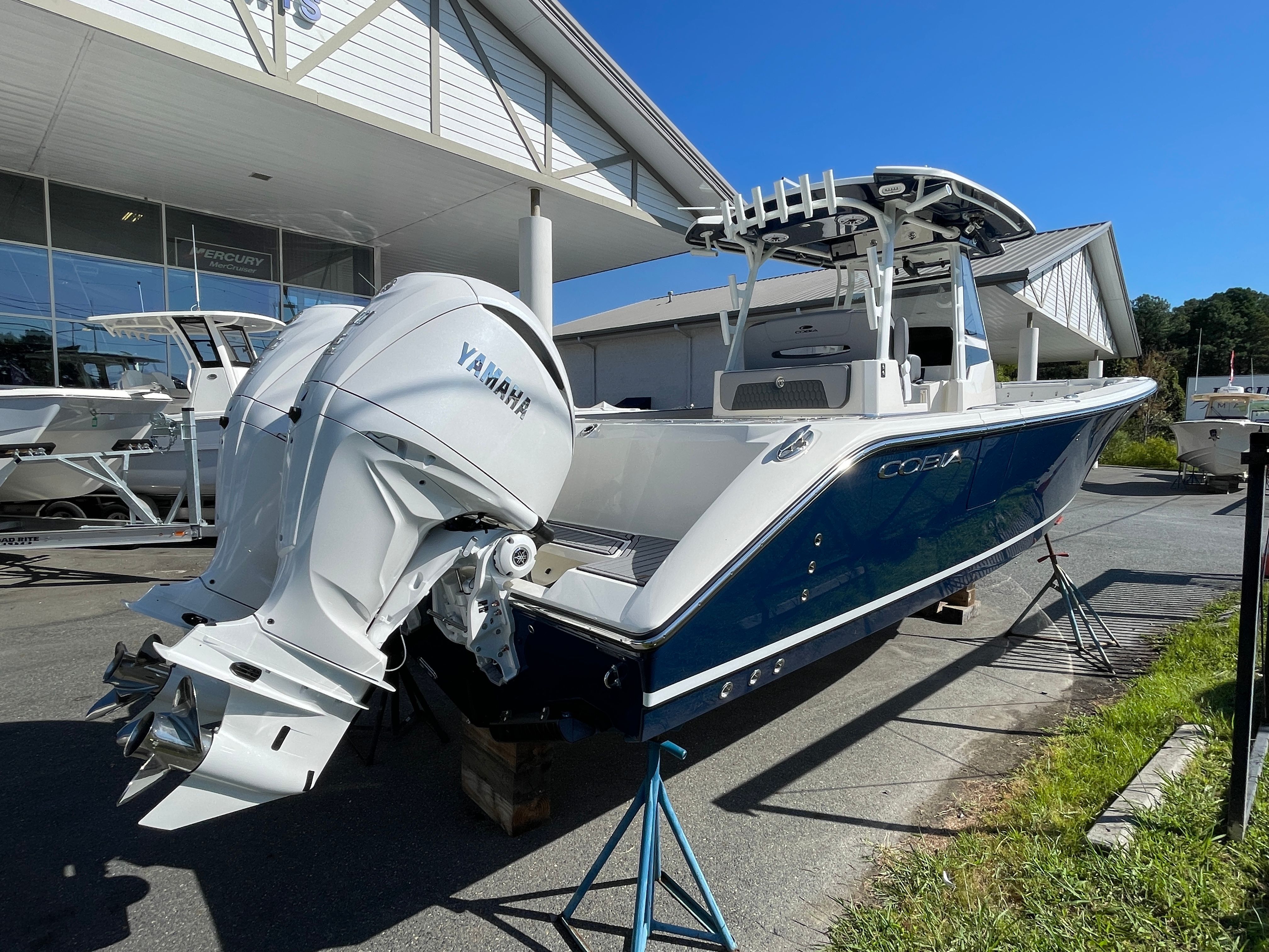 2026 COBIA 305 CC - Image 6