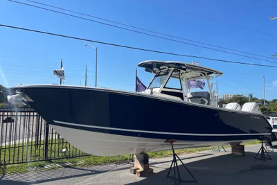 Cobia 305 Center Console